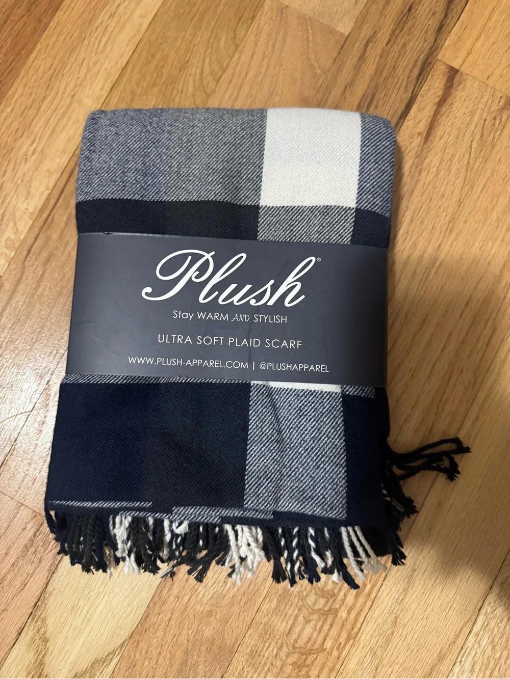 Plush Ultra Soft Plaid Scarf in Navy and White